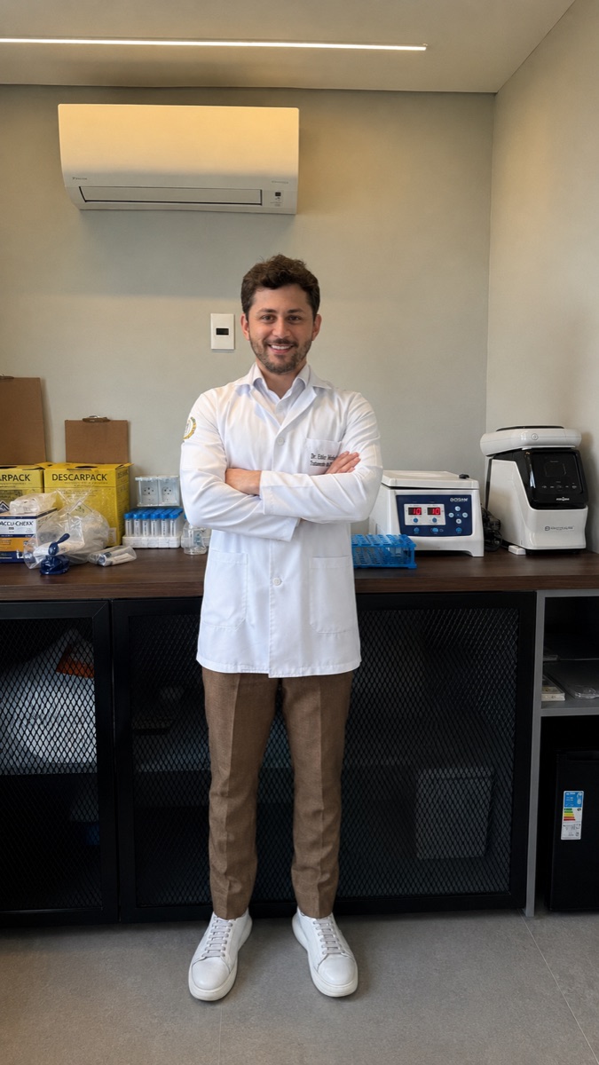 Dr. Edler no consultório
